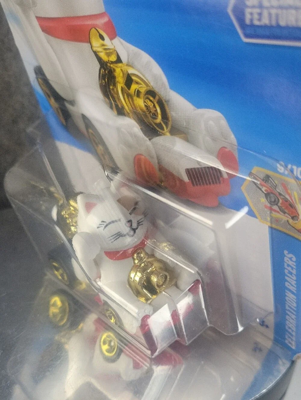 Feline Lucky Hot Wheels Car - White and Gold